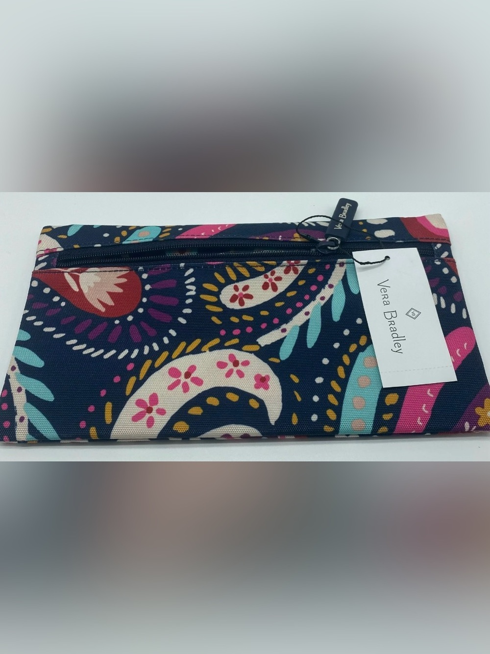 💖🆕💖
Vera Bradley Pencil Pouch In A Painted Paisley Pattern NWT - Picture 7 of 9